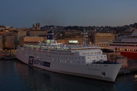 ADRIA FERRIES FB Riviera Adriatica 08_Personale 13Ge07