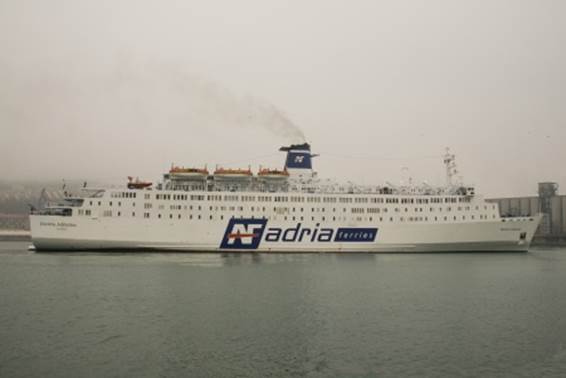 ADRIA FERRIES FB Riviera Adriatica 18_Personale 13Ge07