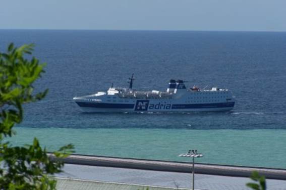 ADRIATIC FERRIES FB Riviera del Conero 03_Dominik Wagner 25Ot04
