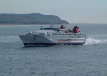 SEACONTAINERS HSC Superseacat Three 01_Dave Medgett