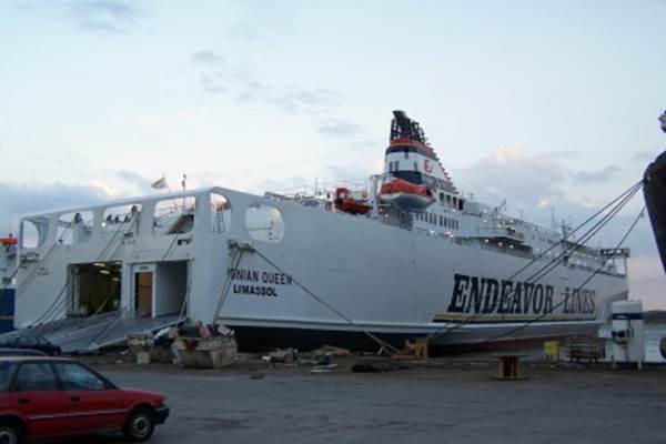 ENDEAVOR LINES FB Ionian Queen 10_Personale 05Ag05