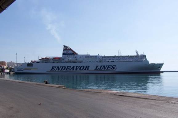 ENDEAVOR LINES FB Ionian Queen 28_Personale 29Mg06