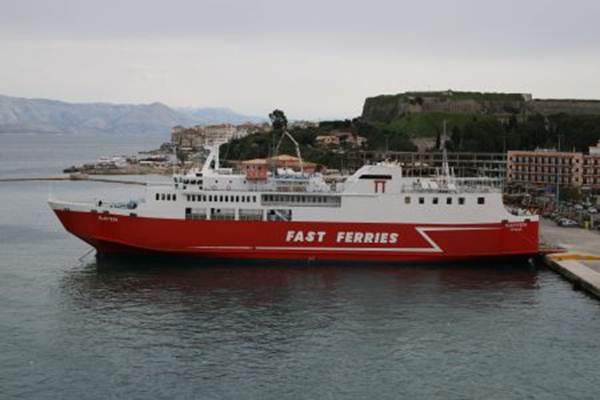 Descrizione: C:\Users\Michele\Documents\Immagini\indice generale foto\Fast Ferries\Platitera - IMO 8822167 (2003)\FAST FERRIES FB Platitera 11_Personale 05Ge07.JPG