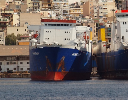 Immagine che contiene edificio, barca, acqua, largo

Descrizione generata automaticamente